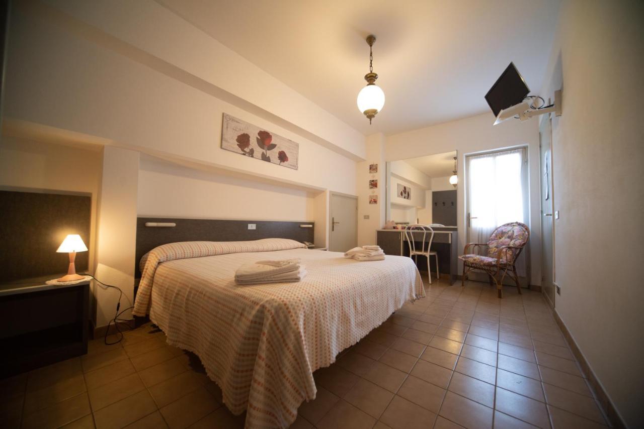 Miramonti Hotel Calizzano ภายนอก รูปภาพ
